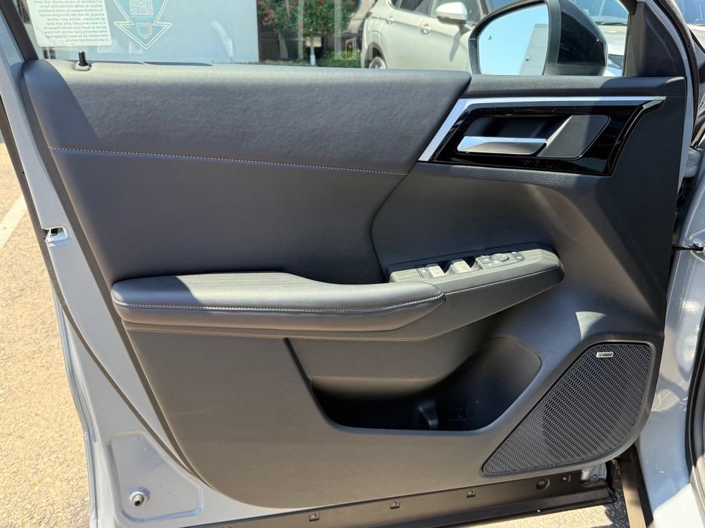 New 2026 Mitsubishi Outlander AWD image 34