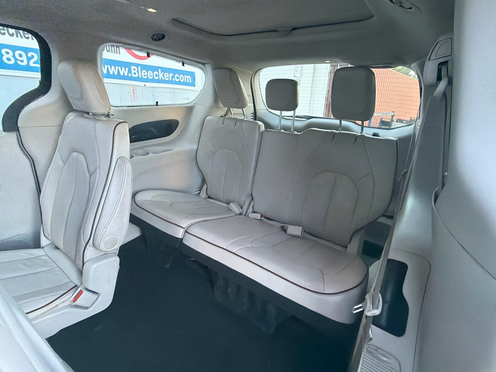 Used 2020 Chrysler Pacifica Limited w/ Advanced Safetytec Group FWD image 34