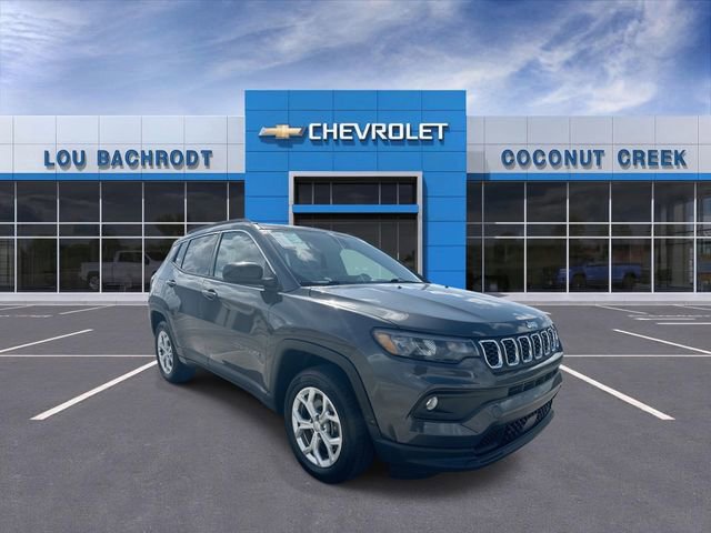 Used 2024 Jeep Compass Latitude AWD/4WD image 1
