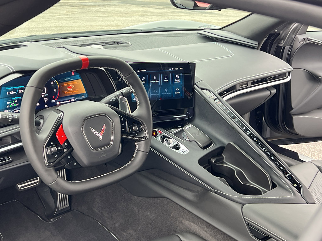 Used 2024 Chevrolet Corvette Stingray Preferred Cpe w/ Stealth Interior Trim Package image 22