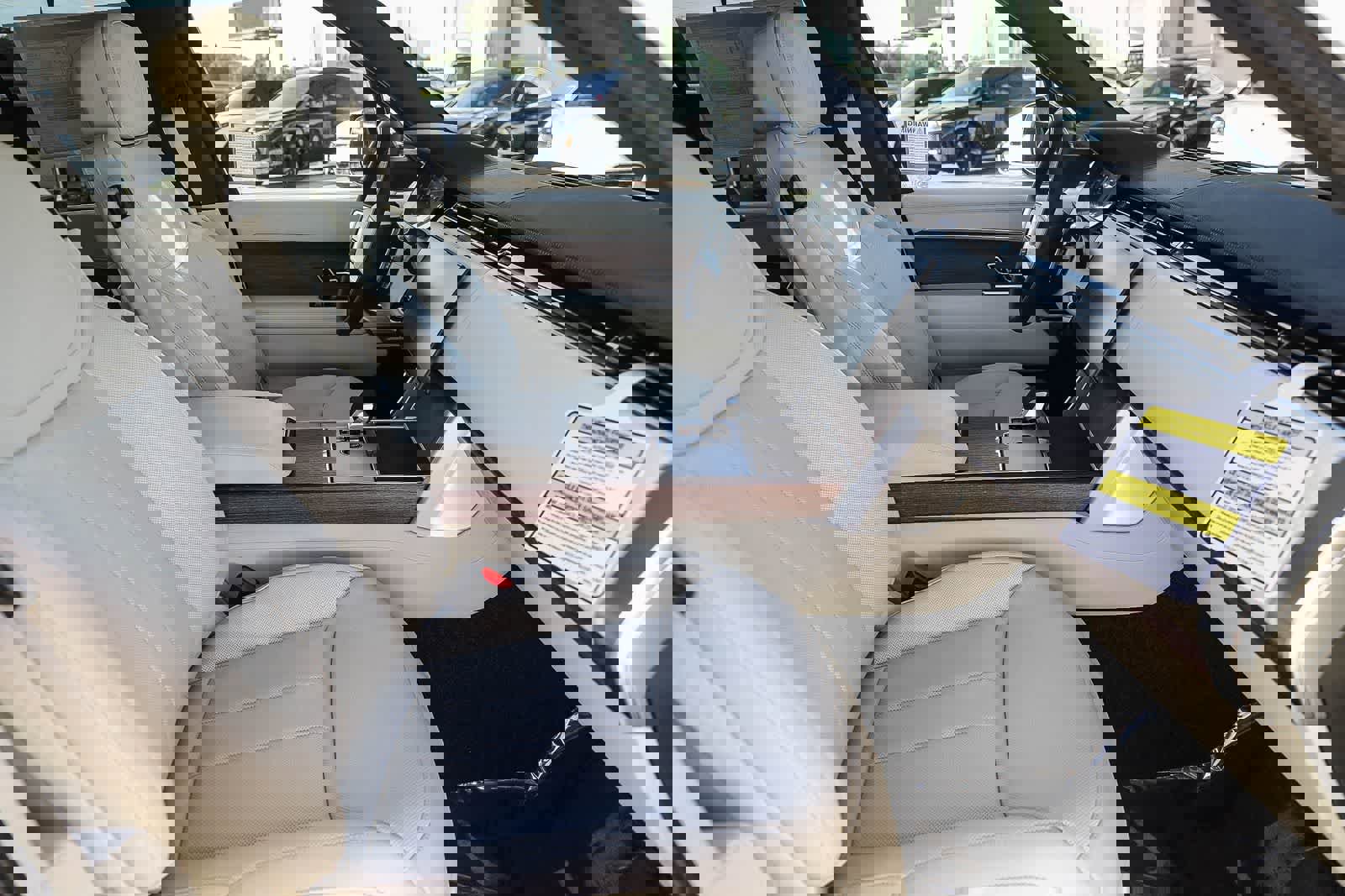 New 2026 Land Rover Range Rover SE image 14