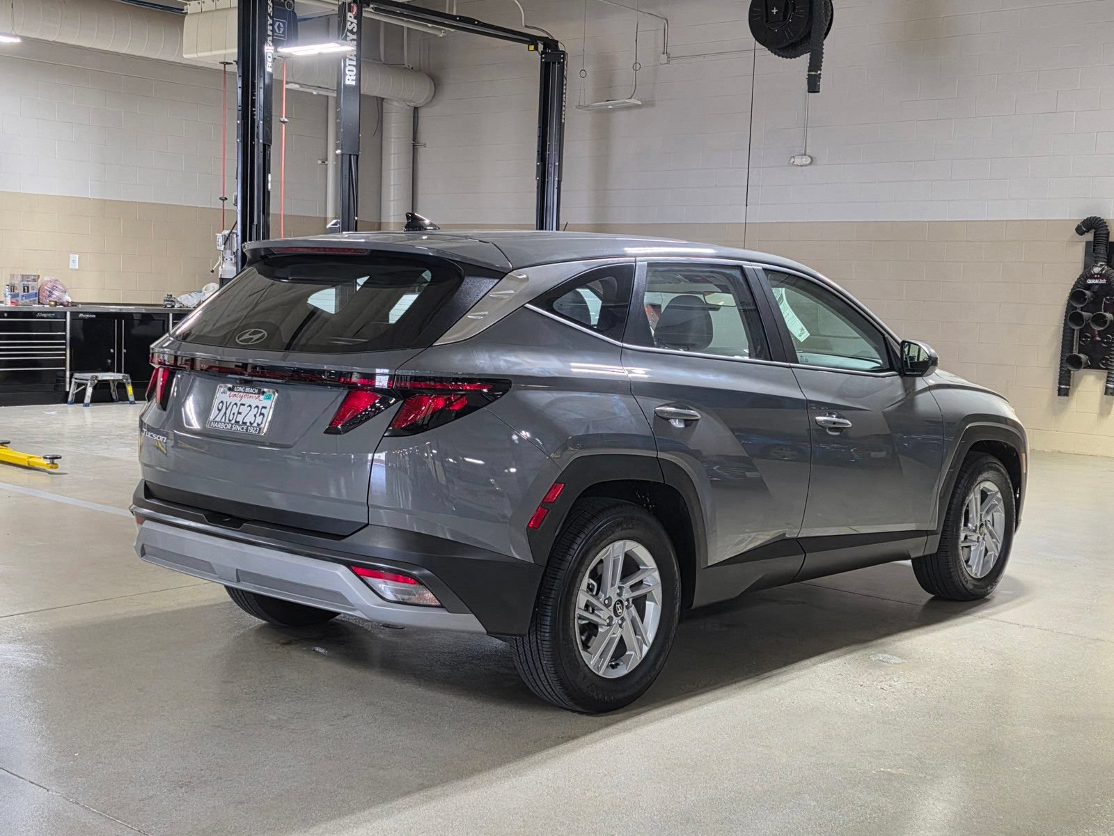 Certified 2025 Hyundai Tucson SE FWD image 7