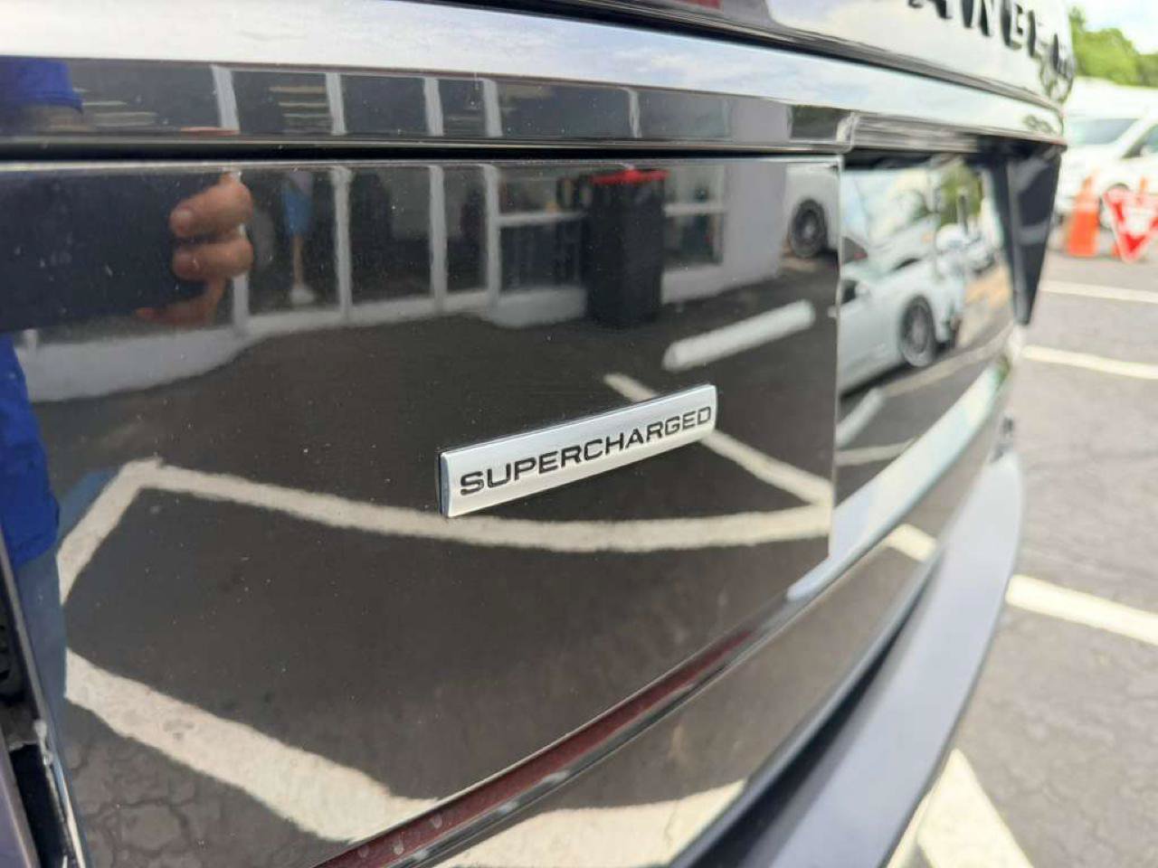 Used 2017 Land Rover Range Rover Supercharged AWD/4WD image 13