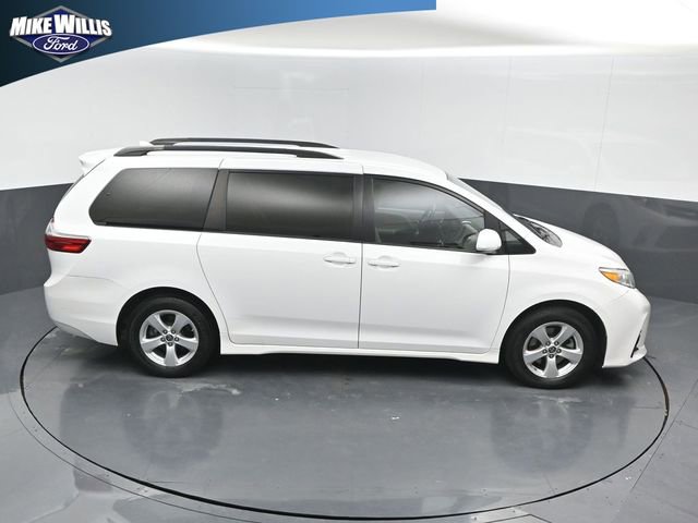 Used 2020 Toyota Sienna LE image 16