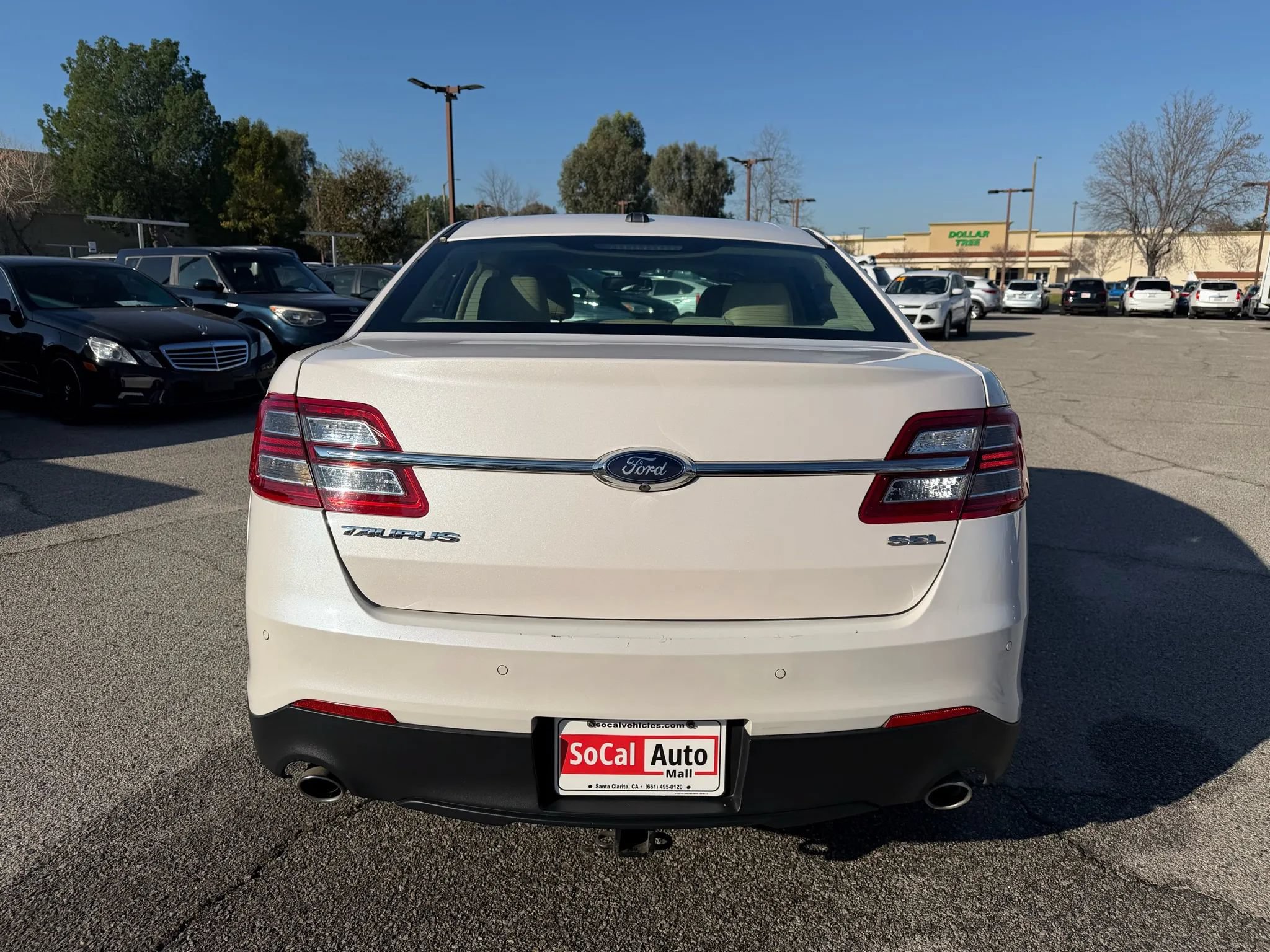 Used 2016 Ford Taurus SEL FWD image 8
