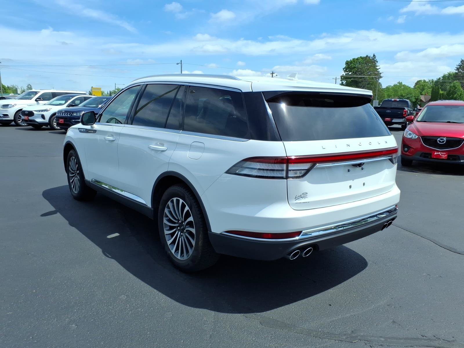 Used 2021 Lincoln Aviator Reserve w/ Elements Package Plus AWD/4WD image 4
