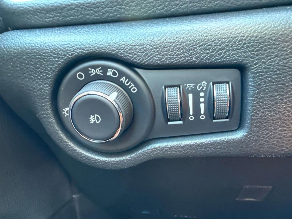 New 2026 Chrysler Pacifica Pinnacle FWD image 19