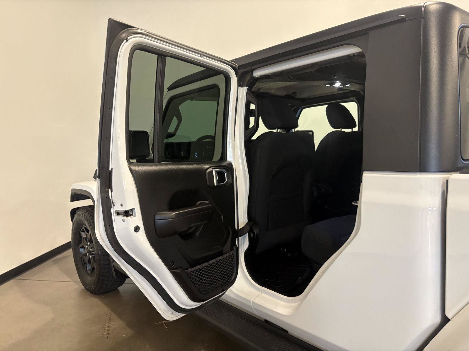 Used 2021 Jeep Gladiator Sport AWD/4WD image 30