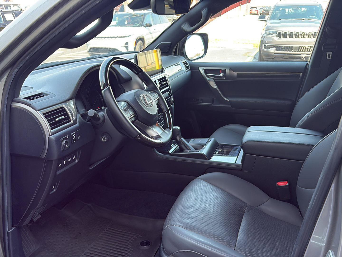 Used 2023 Lexus GX 460 Premium AWD/4WD image 5