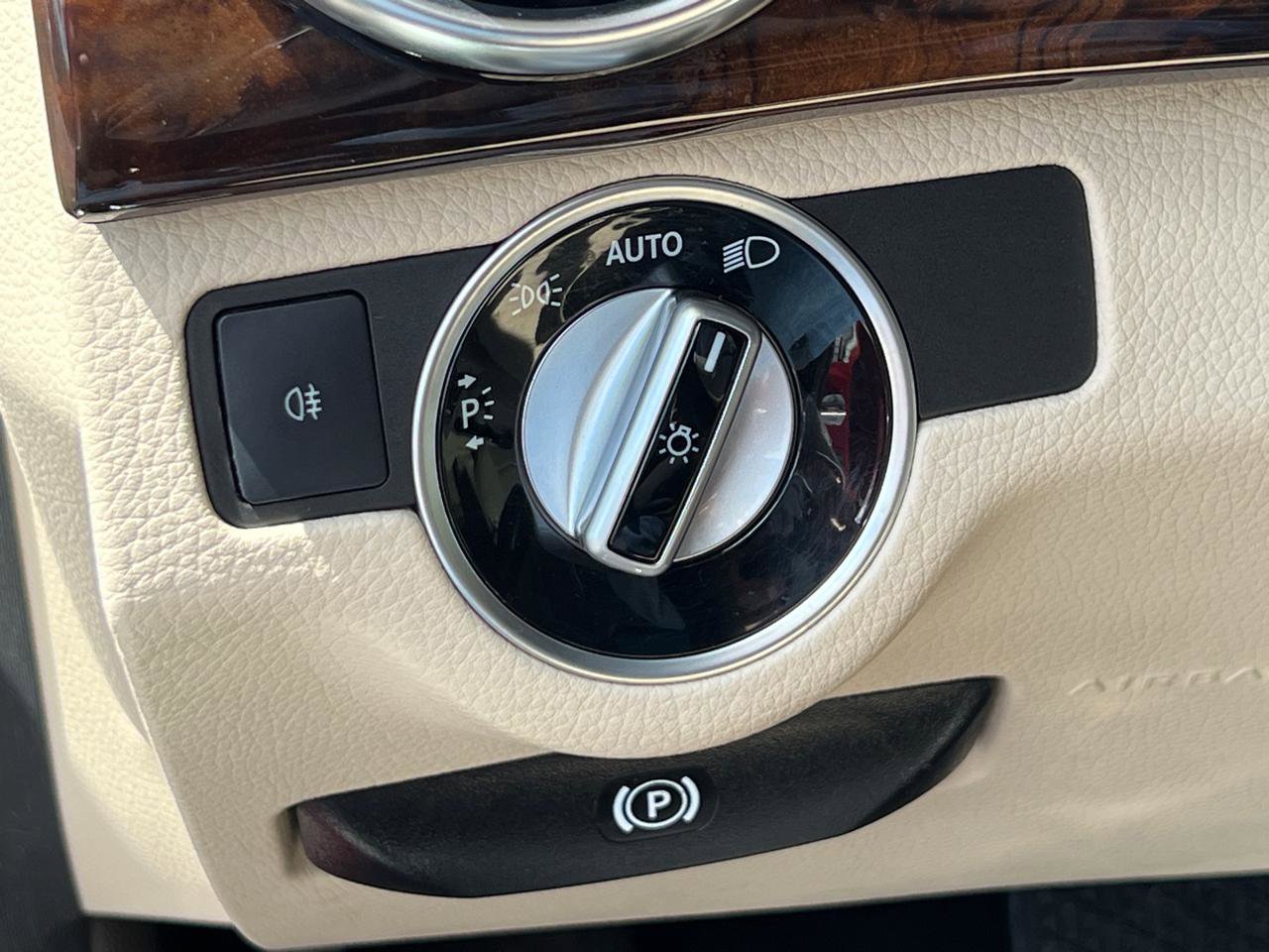 Used 2013 Mercedes-Benz GLK 350 4MATIC image 17