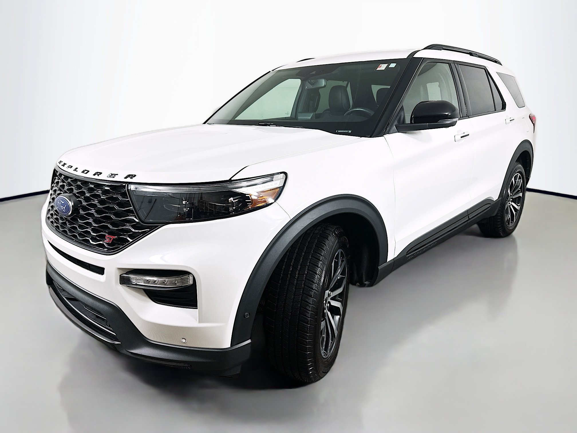 Used 2020 Ford Explorer ST w/ Premium Technology Package AWD/4WD image 3