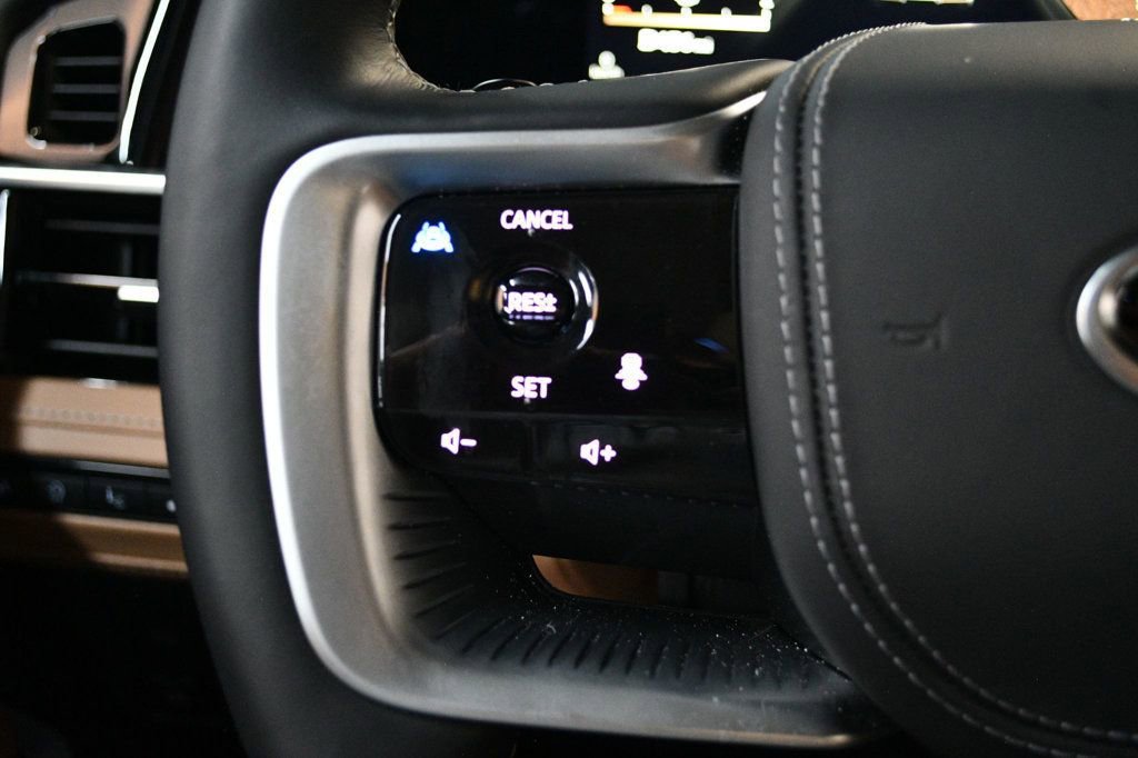 Used 2025 INFINITI QX80 Sensory image 41