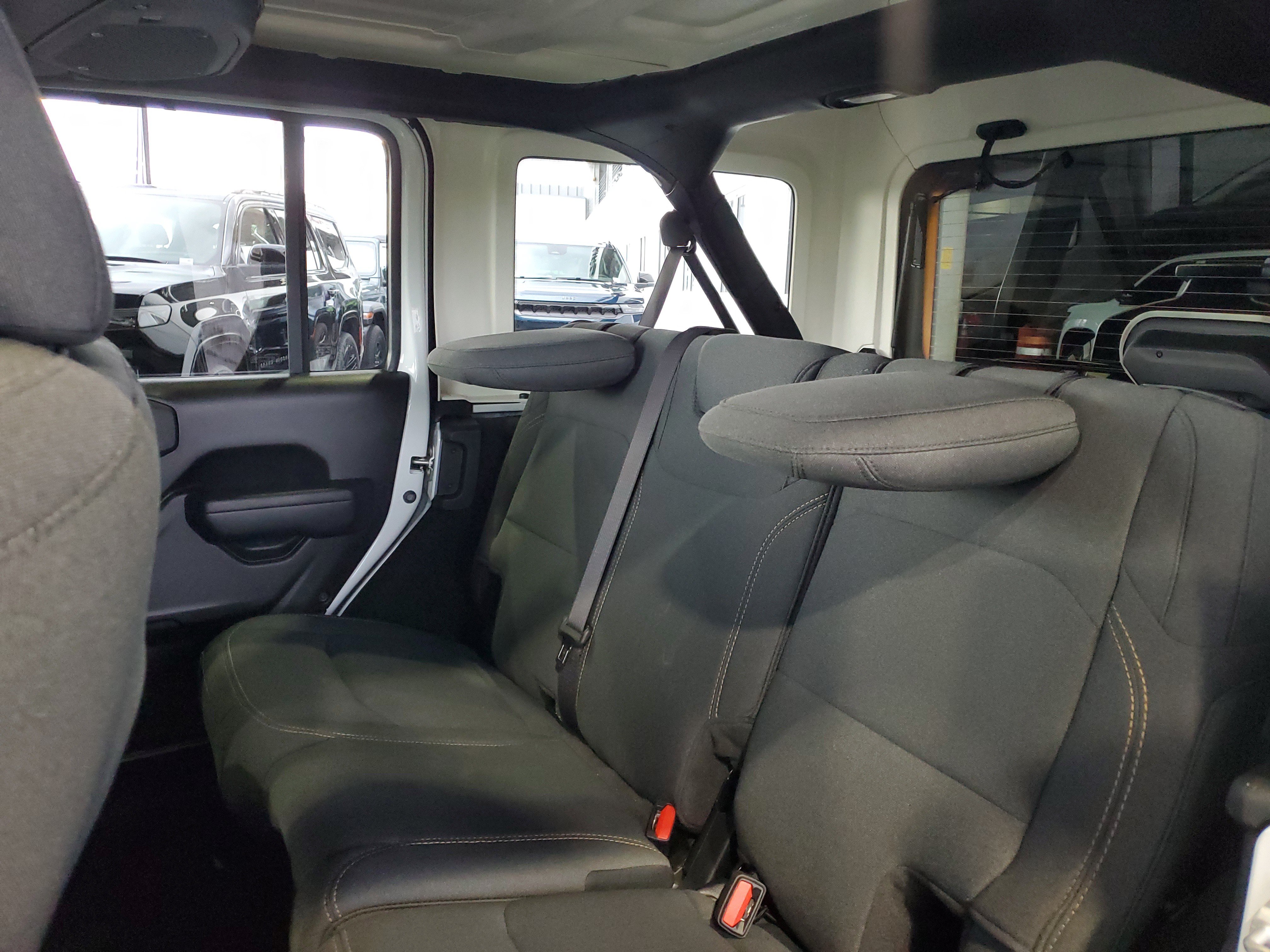 Used 2024 Jeep Wrangler Unlimited Sport AWD/4WD image 8