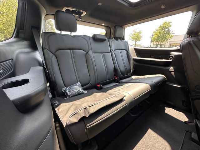 New 2026 Jeep Grand Wagoneer Limited AWD/4WD image 30