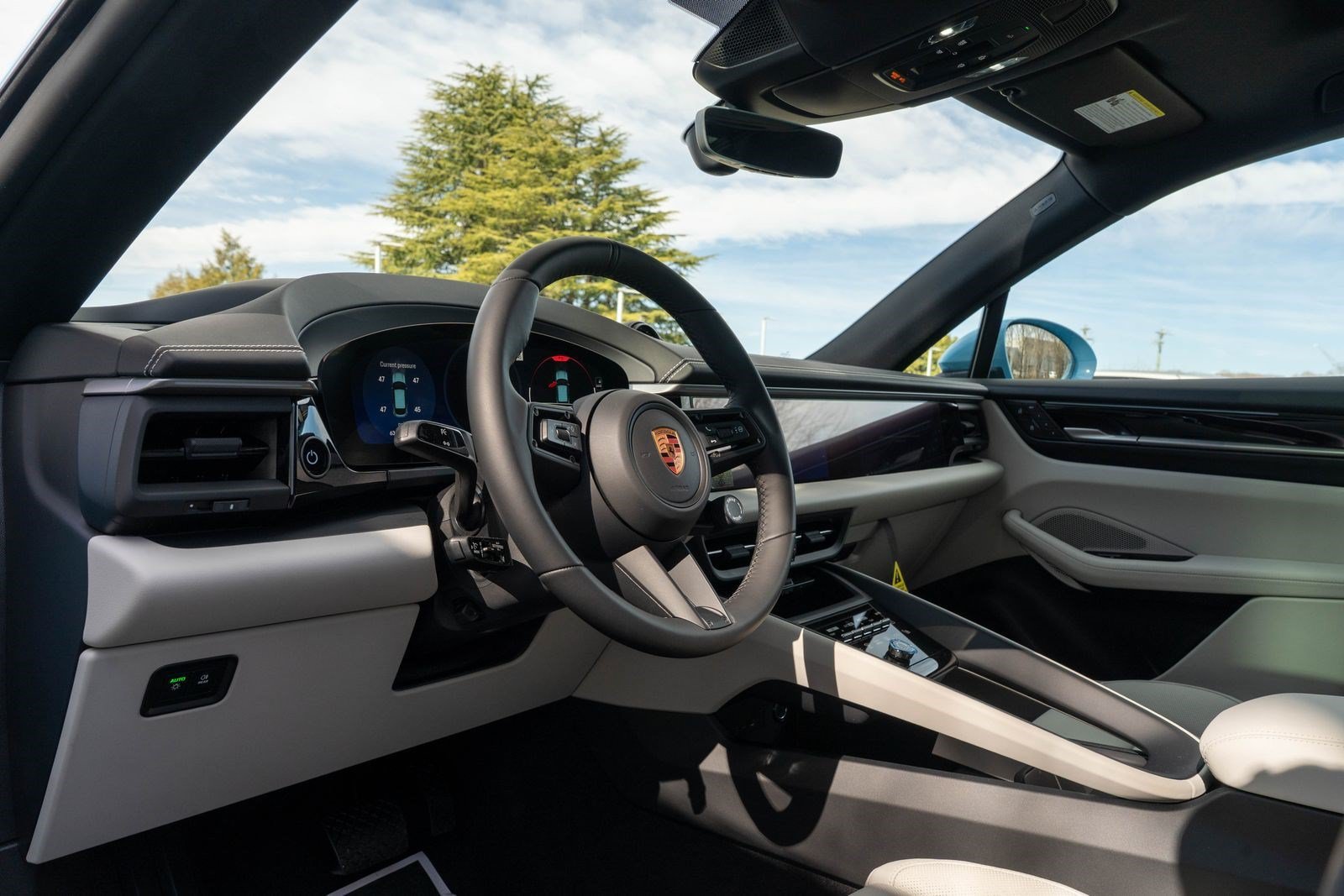 New 2026 Porsche Macan 4 Electric AWD/4WD image 5