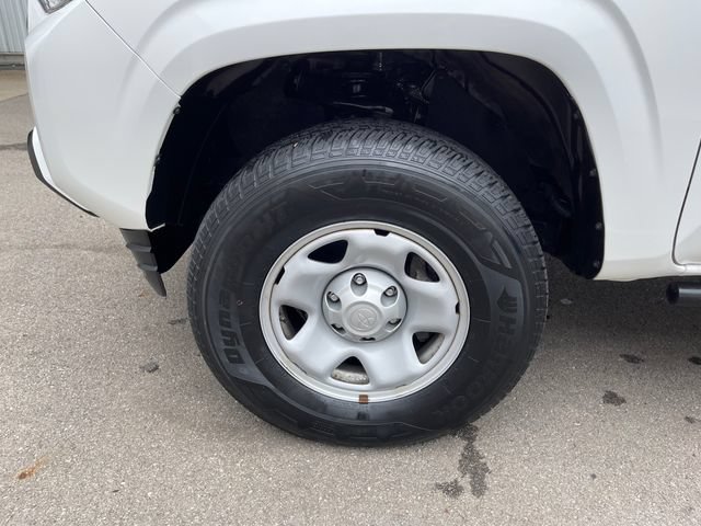 Used 2023 Toyota Tacoma SR AWD/4WD image 23
