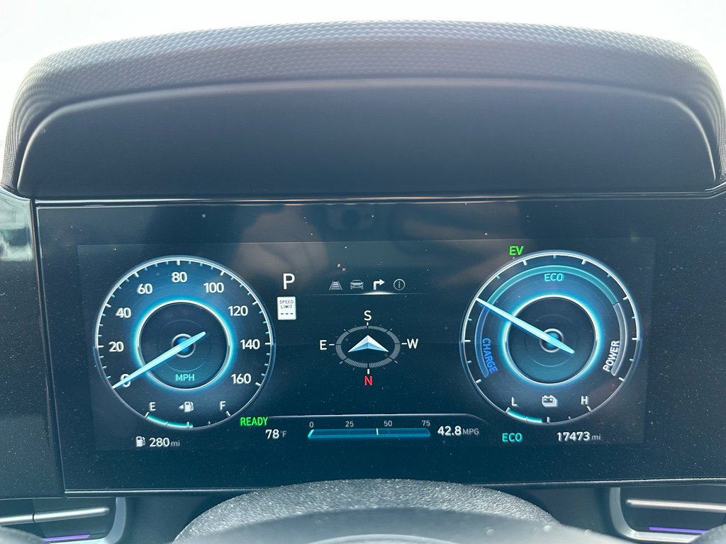 Used 2024 Hyundai Elantra Limited image 14