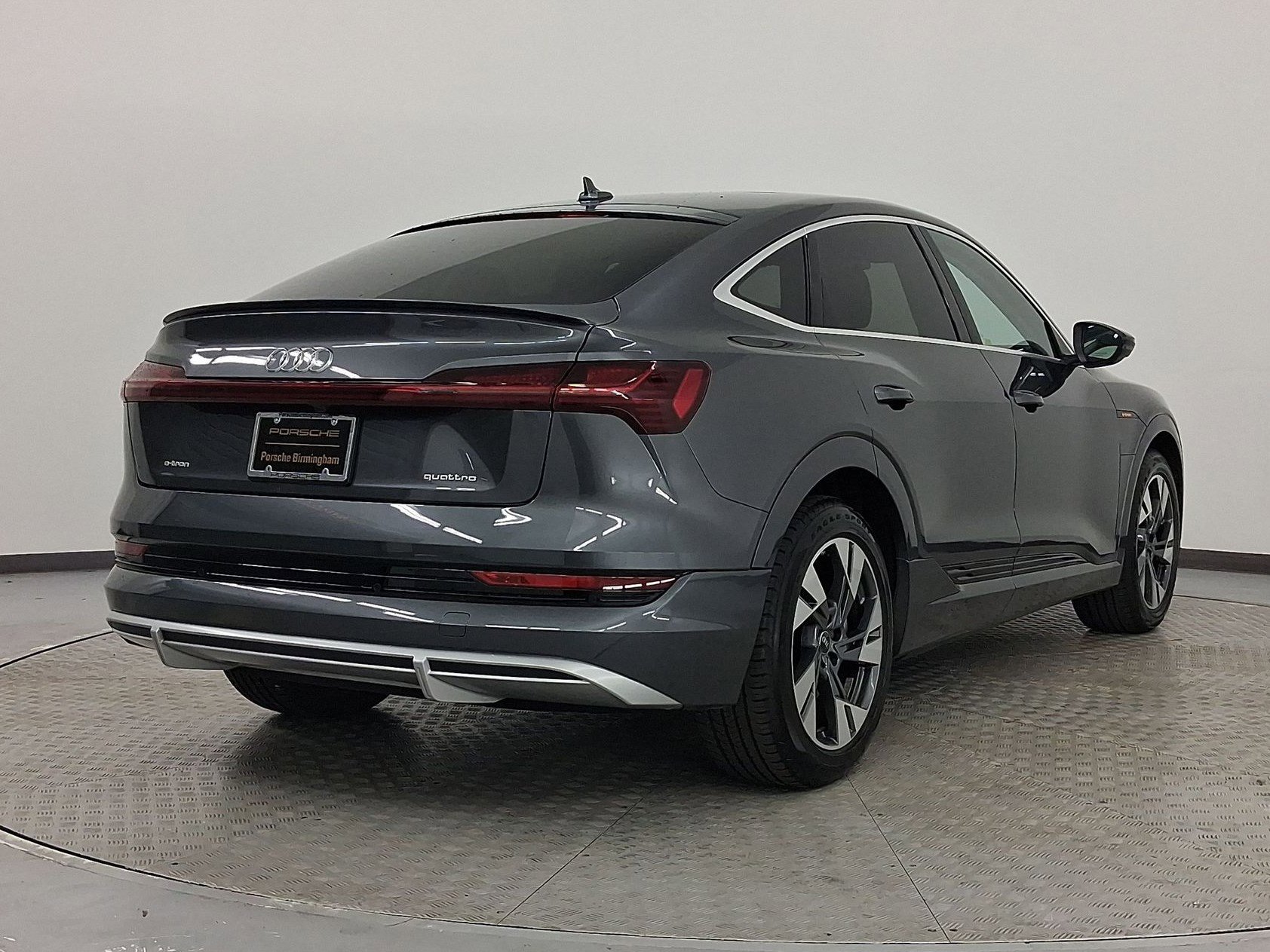 Used 2022 Audi e-tron Premium image 9