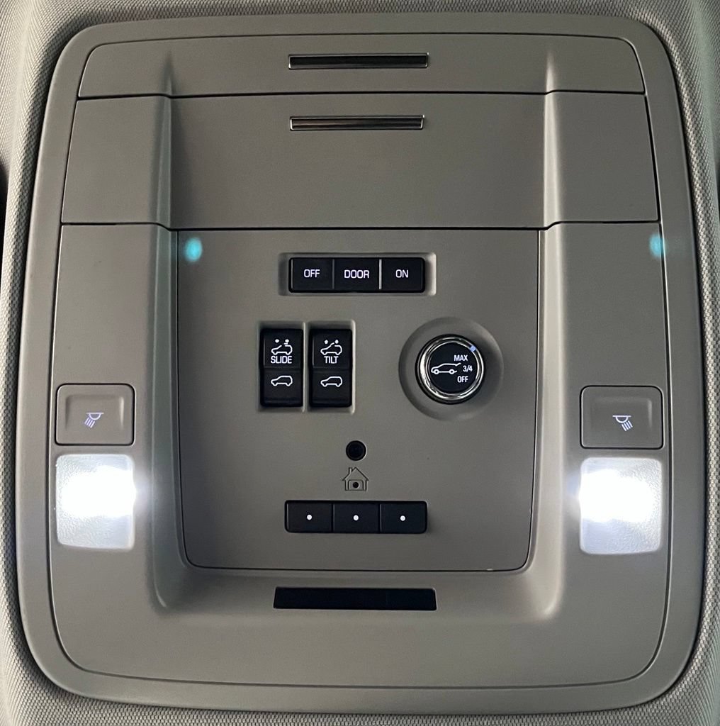 Used 2018 Chevrolet Tahoe Premier w/ RST Edition AWD/4WD image 42