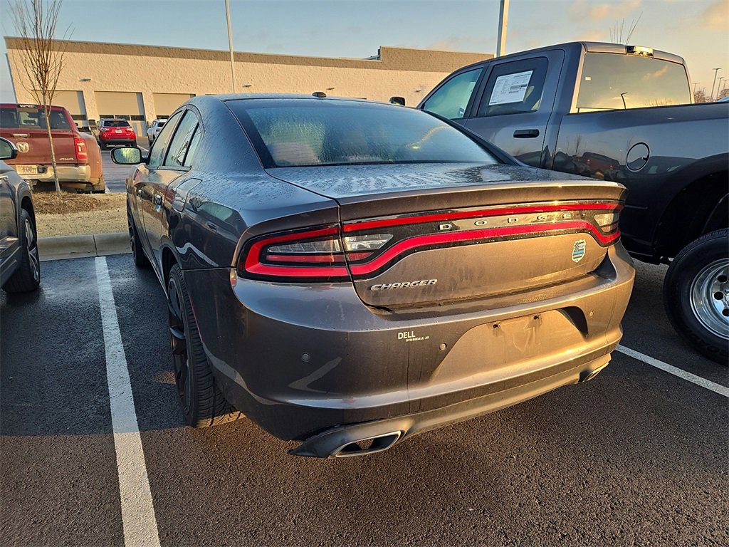 Used 2017 Dodge Charger SE w/ Popular Equipment Group image 2