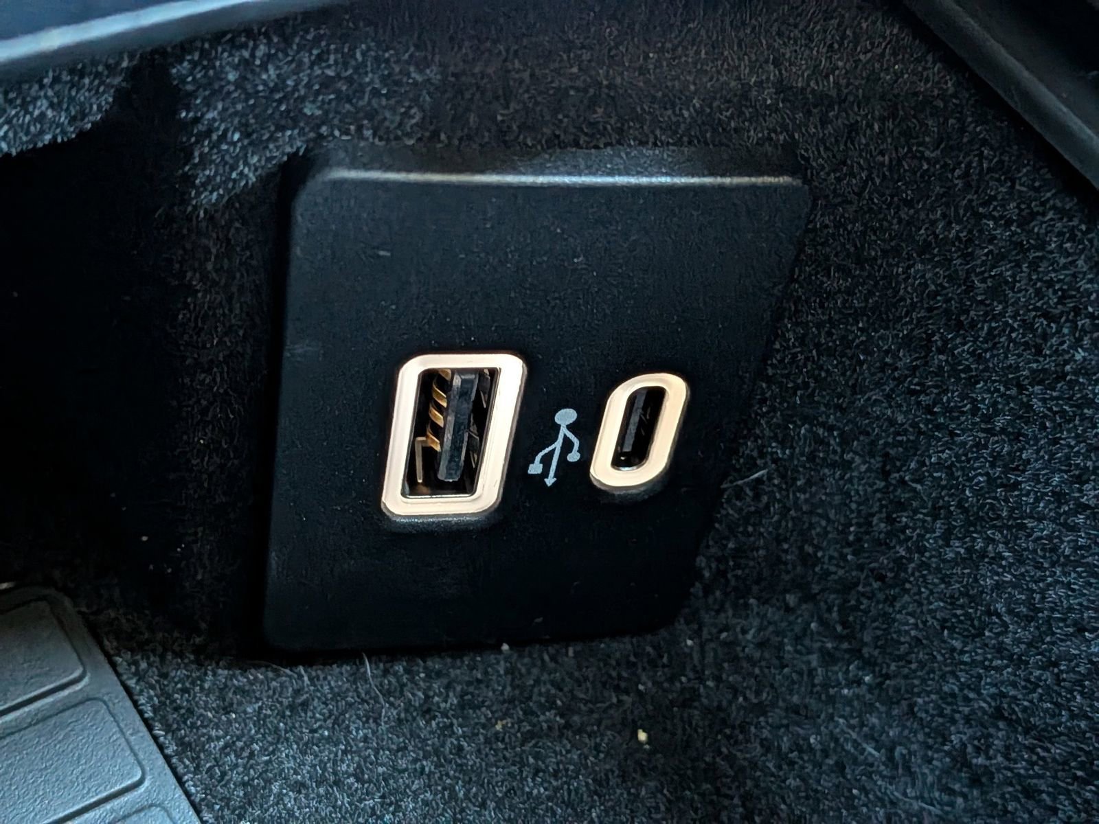 Certified 2025 Lincoln Corsair FWD w/ Equipment Group 101A image 25