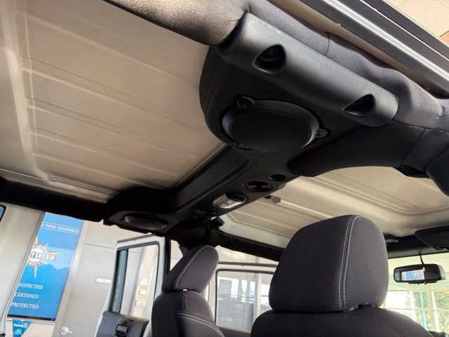 Used 2014 Jeep Wrangler Unlimited Sahara AWD/4WD image 22