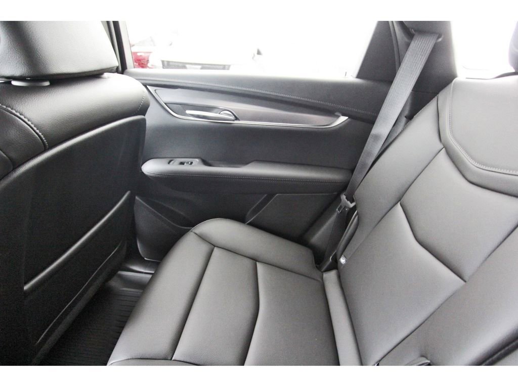 New 2025 Cadillac XT5 Luxury FWD image 12
