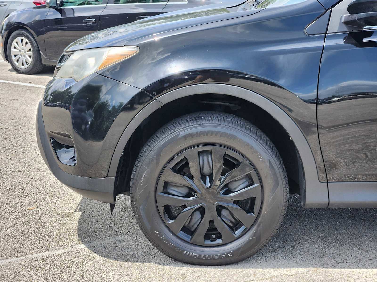 Used 2013 Toyota RAV4 LE FWD image 8