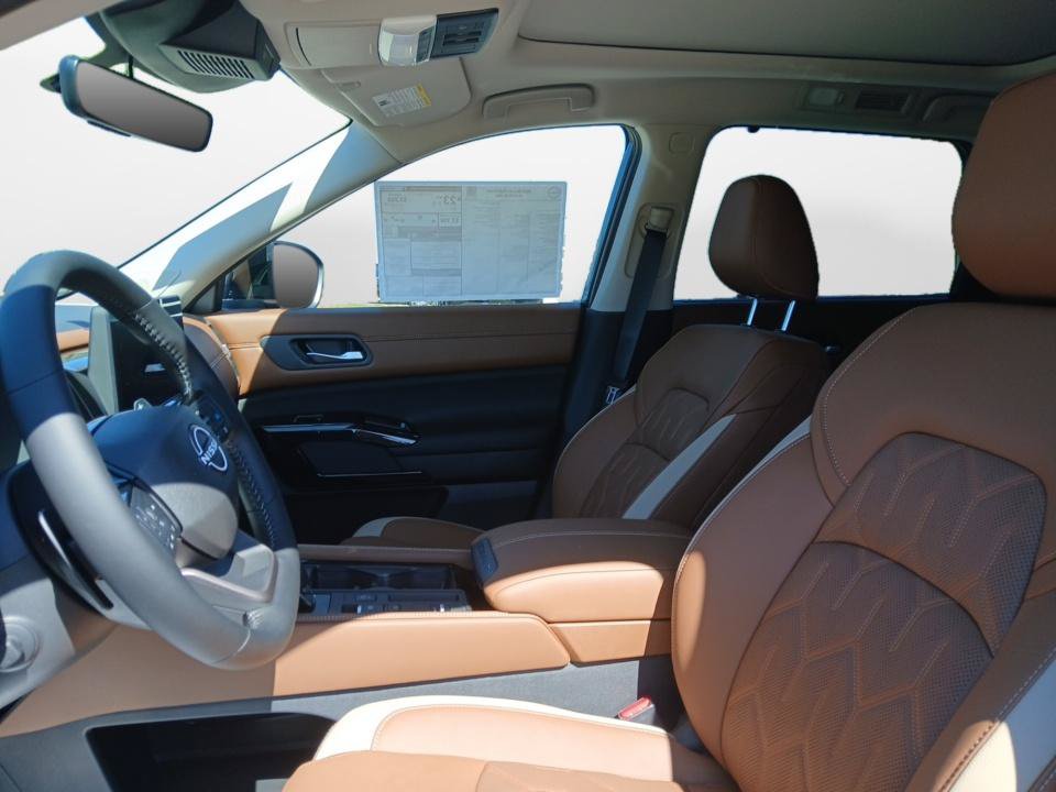 New 2026 Nissan Pathfinder Platinum FWD image 9