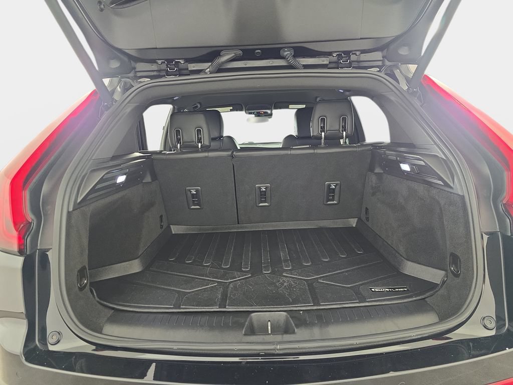 Used 2022 Cadillac XT4 Luxury w/ Cold Weather Package AWD/4WD image 13