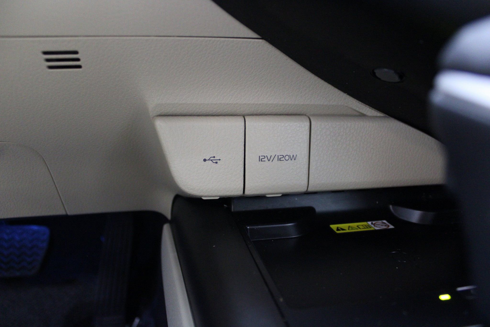 Used 2023 Toyota Camry XLE image 42