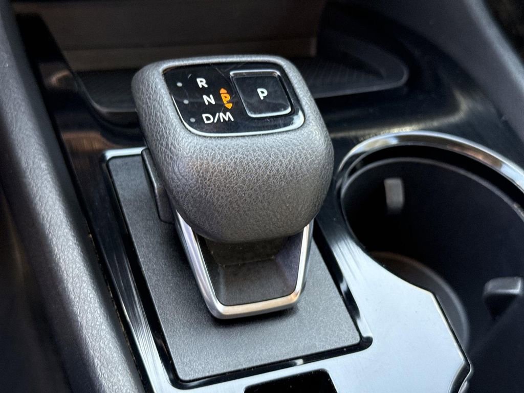 Used 2023 Nissan Rogue SV AWD/4WD image 14