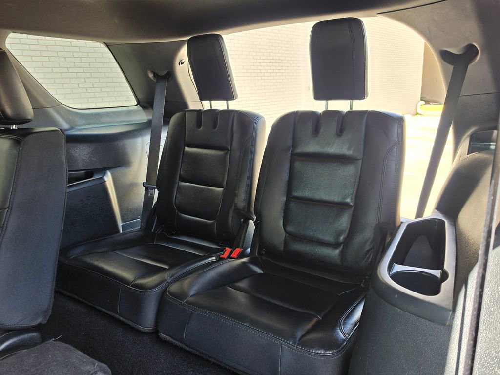 Used 2018 Ford Explorer XLT w/ Equipment Group 202A image 34