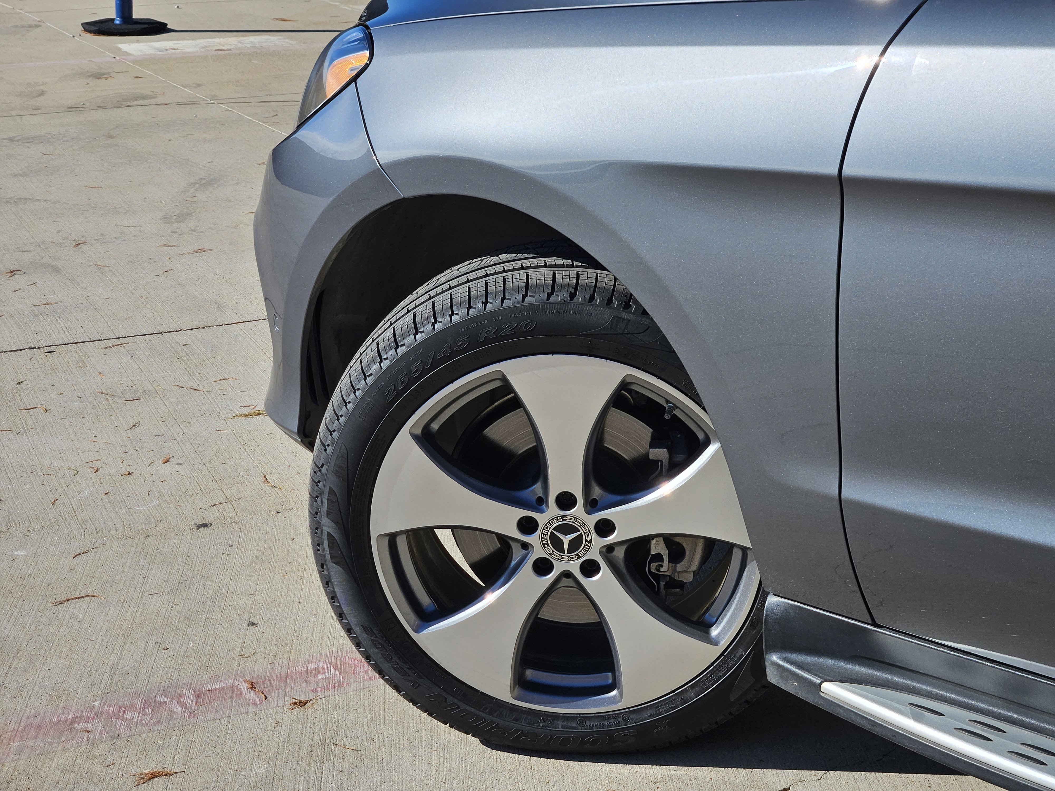 Used 2019 Mercedes-Benz GLE 400 4MATIC image 5