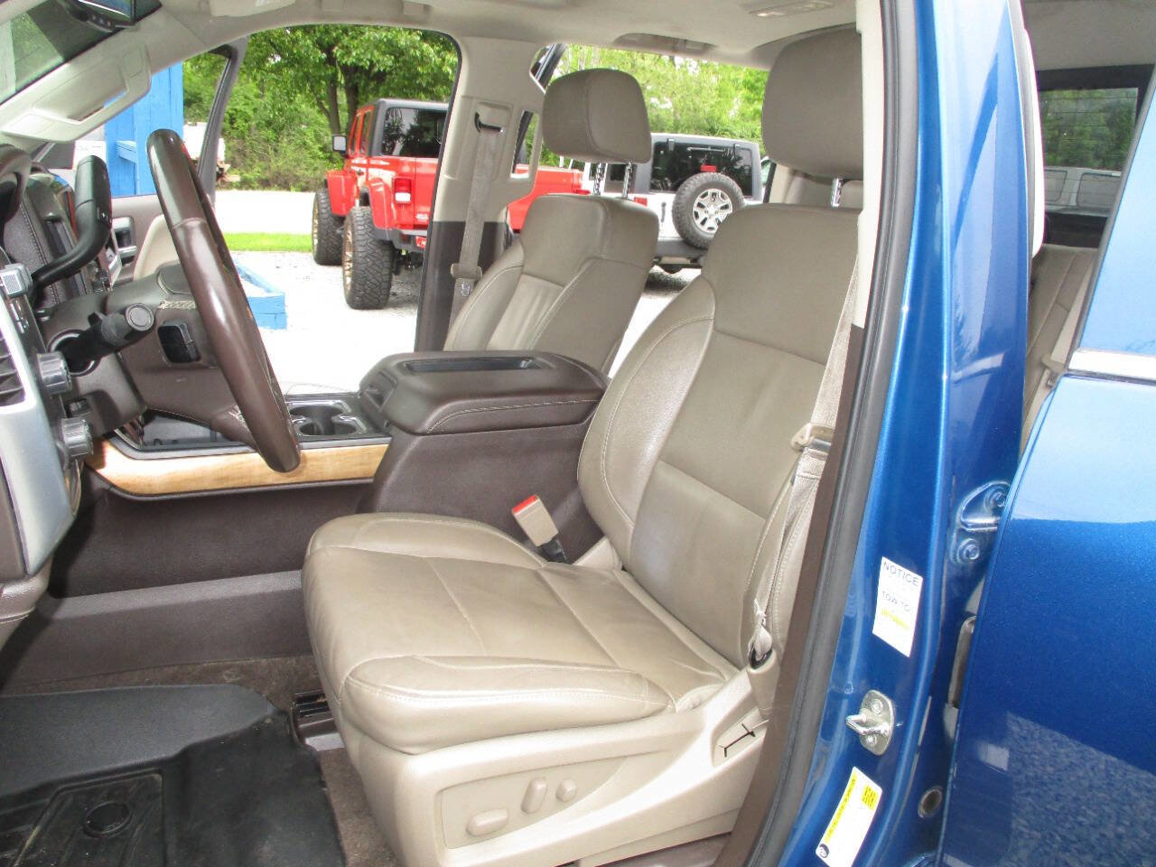 Used 2015 Chevrolet Silverado 1500 LTZ w/ LTZ Plus Package AWD/4WD image 24
