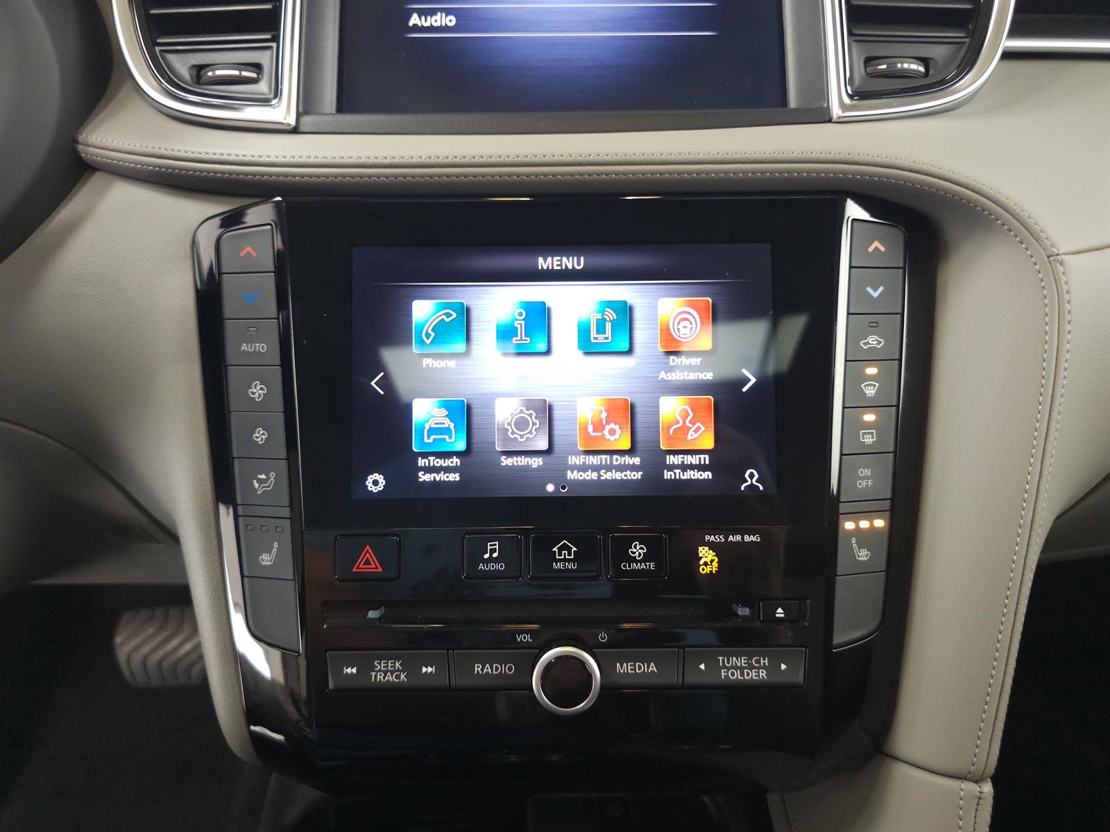 Used 2023 INFINITI QX50 Luxe AWD/4WD image 7