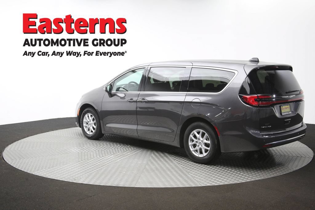 Used 2023 Chrysler Pacifica Touring-L FWD image 65