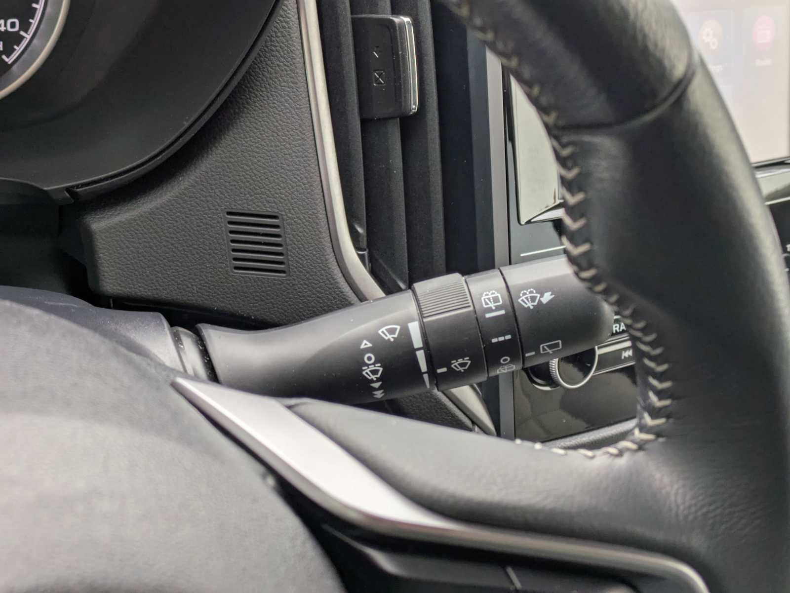 Used 2024 Subaru Forester Premium image 27