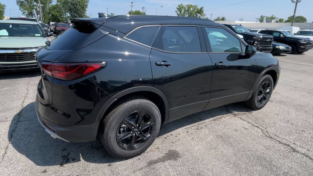 New 2026 Chevrolet Blazer LT w/ Convenience Package FWD image 2