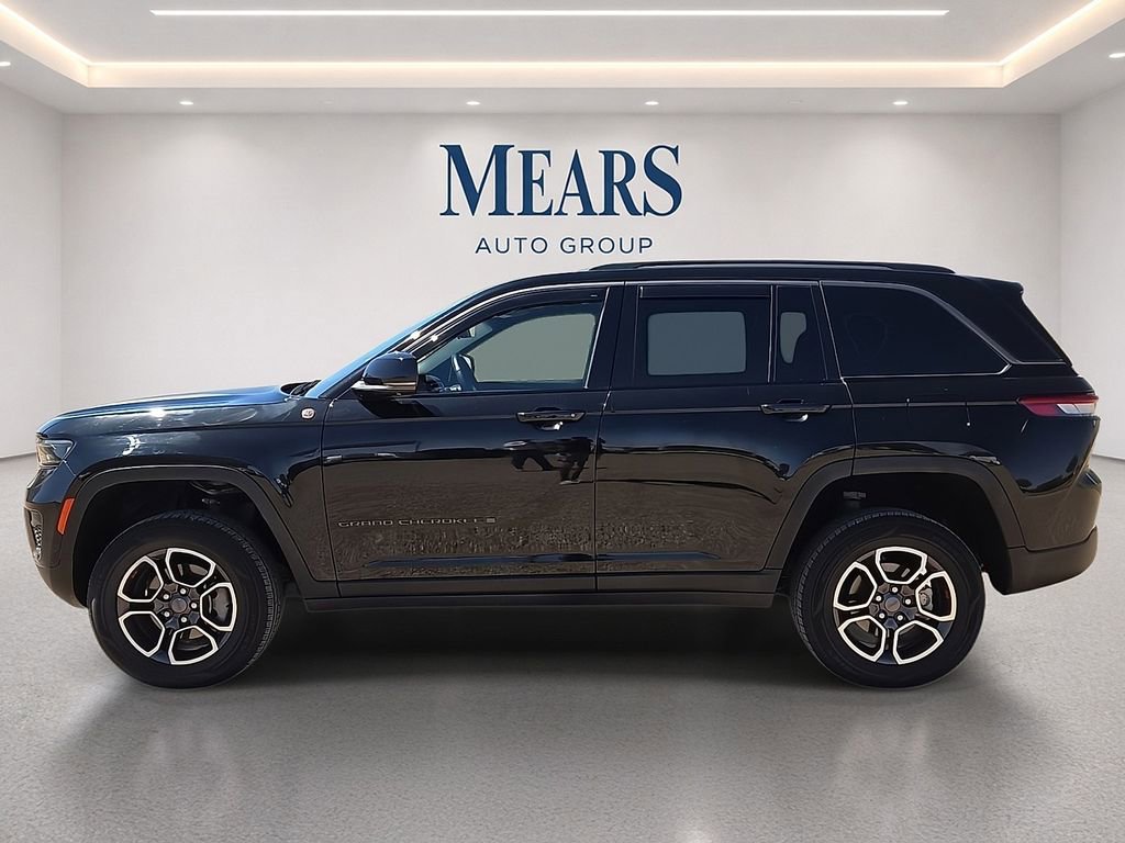Used 2022 Jeep Grand Cherokee Trailhawk w/ ADV Protech Group II AWD/4WD image 2