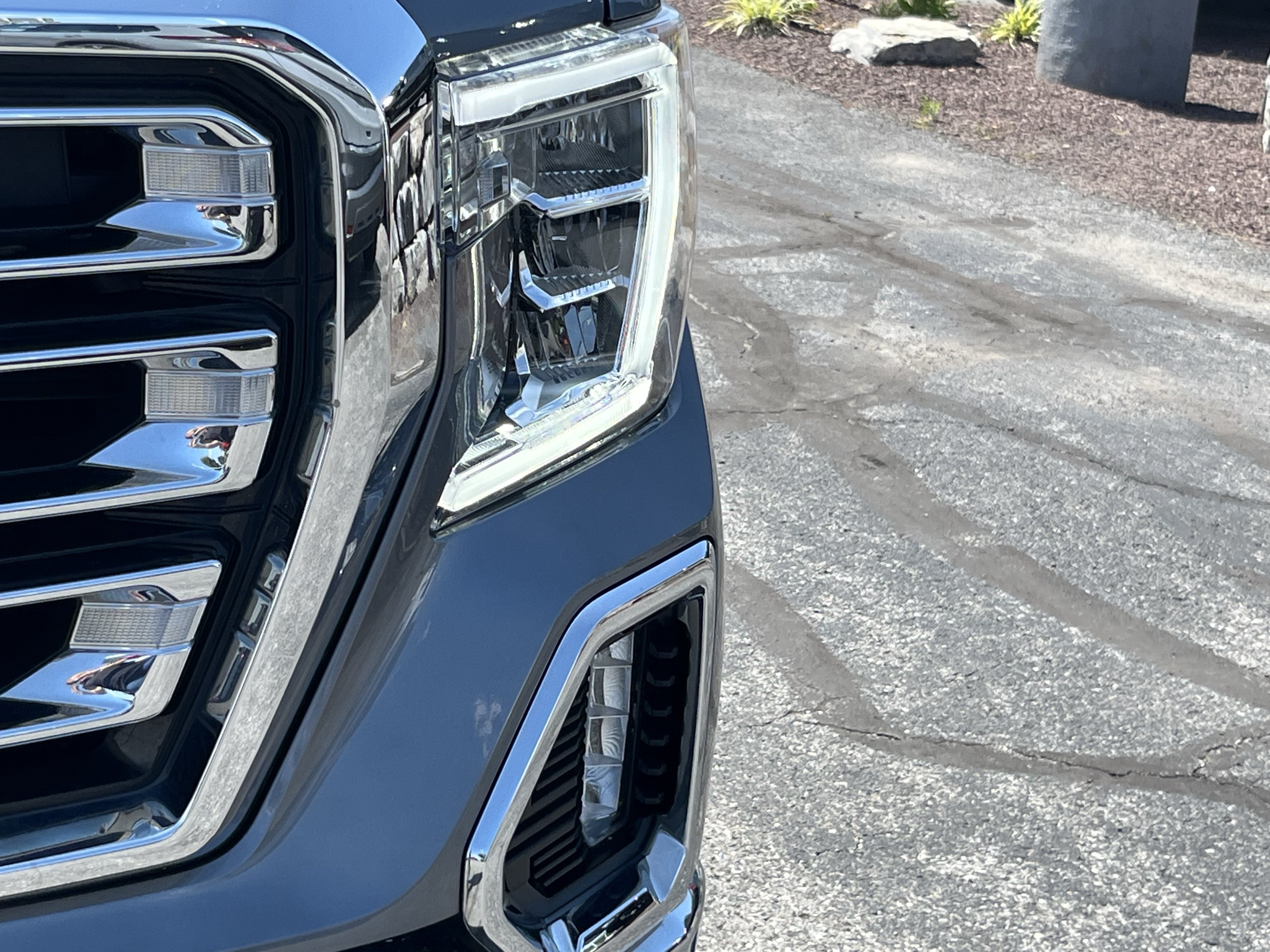 Used 2021 GMC Sierra 1500 SLT AWD/4WD image 13