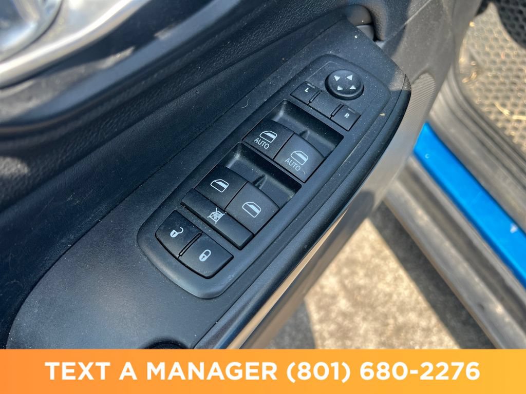 Used 2021 Jeep Cherokee Trailhawk w/ Comfort/Convenience Group AWD/4WD image 13