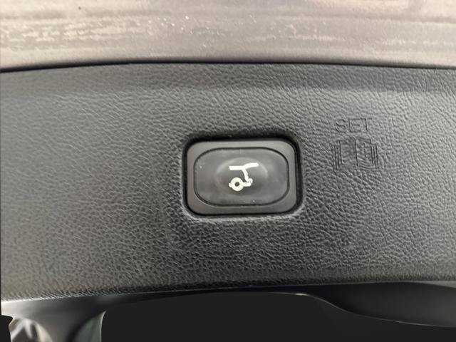 Used 2022 Ford Edge ST-Line image 16