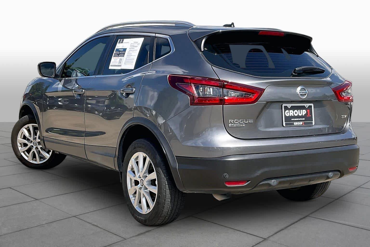 Used 2020 Nissan Rogue Sport SV FWD image 11