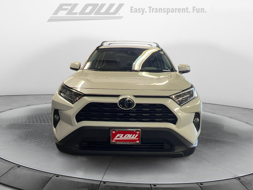 Used 2021 Toyota RAV4 XLE Premium image 3
