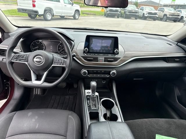 Used 2023 Nissan Altima 2.5 SV FWD image 25