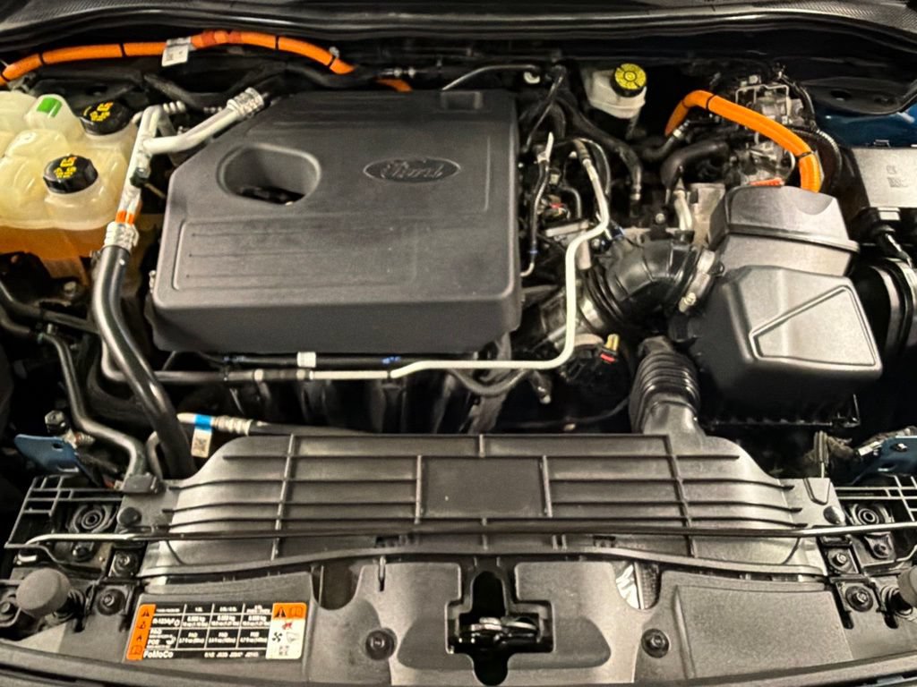 Certified 2020 Ford Escape Titanium AWD/4WD image 36
