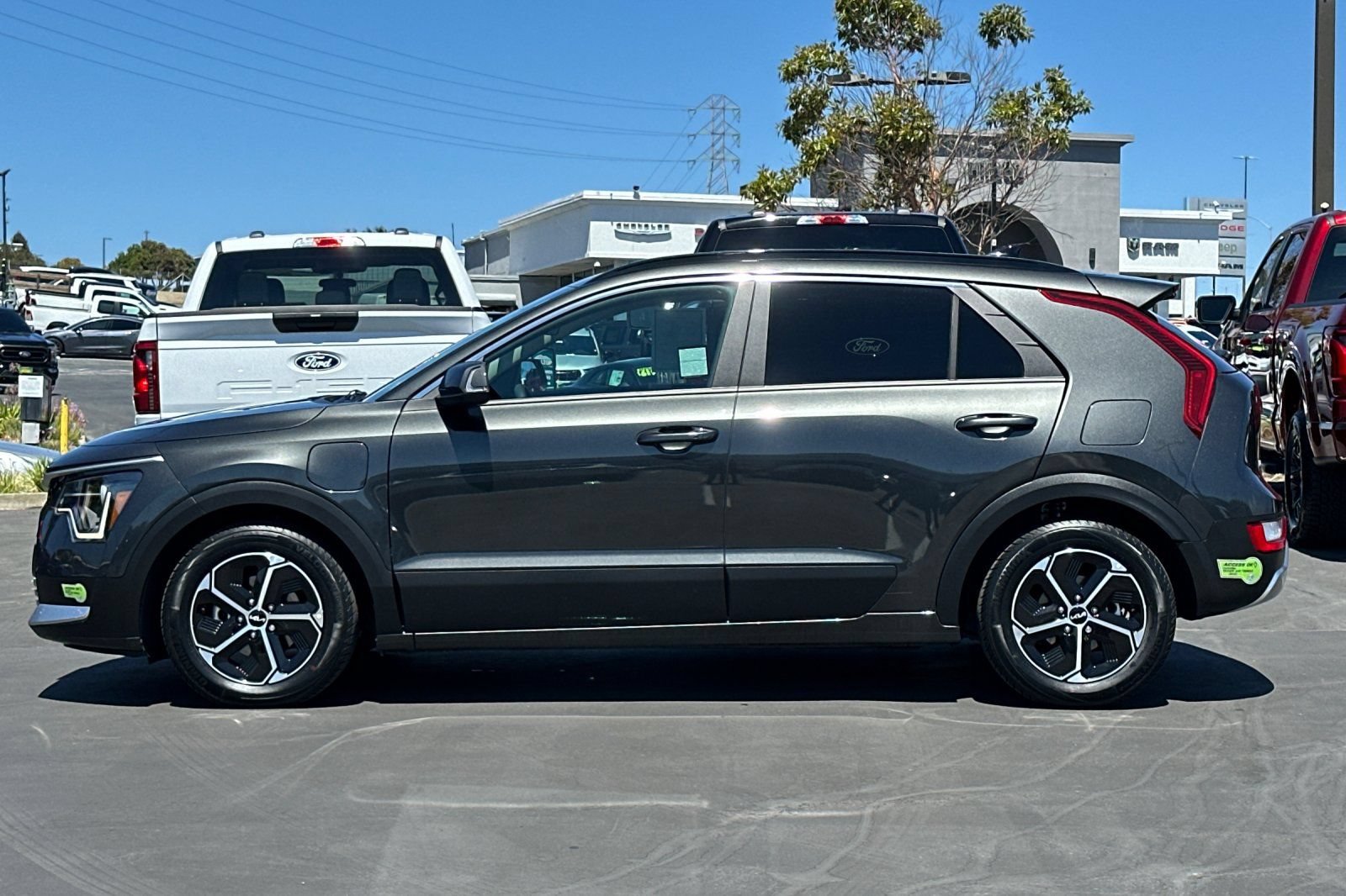 Used 2023 Kia Niro EX FWD image 9