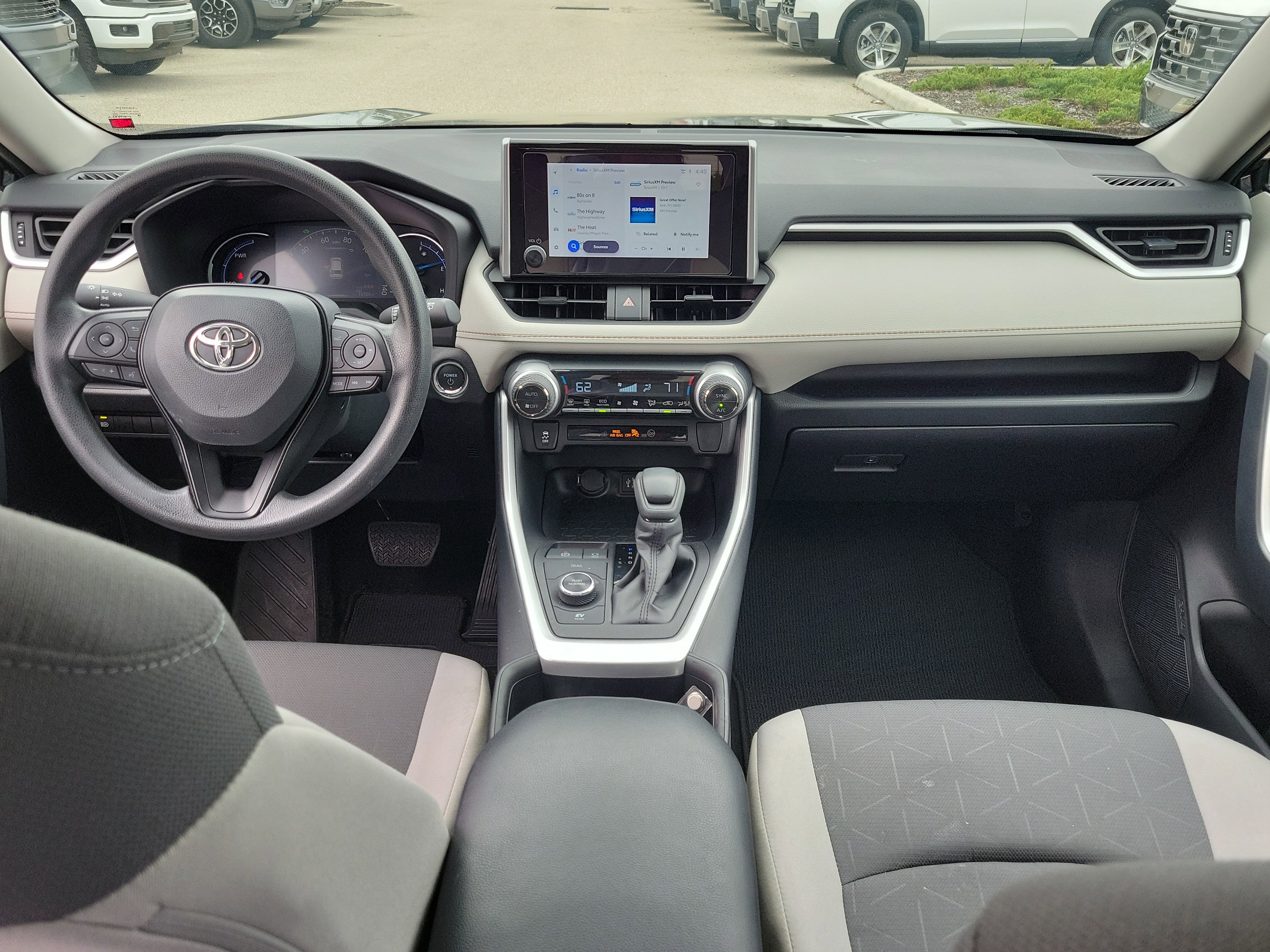 Used 2025 Toyota RAV4 XLE w/ Convenience Package image 20