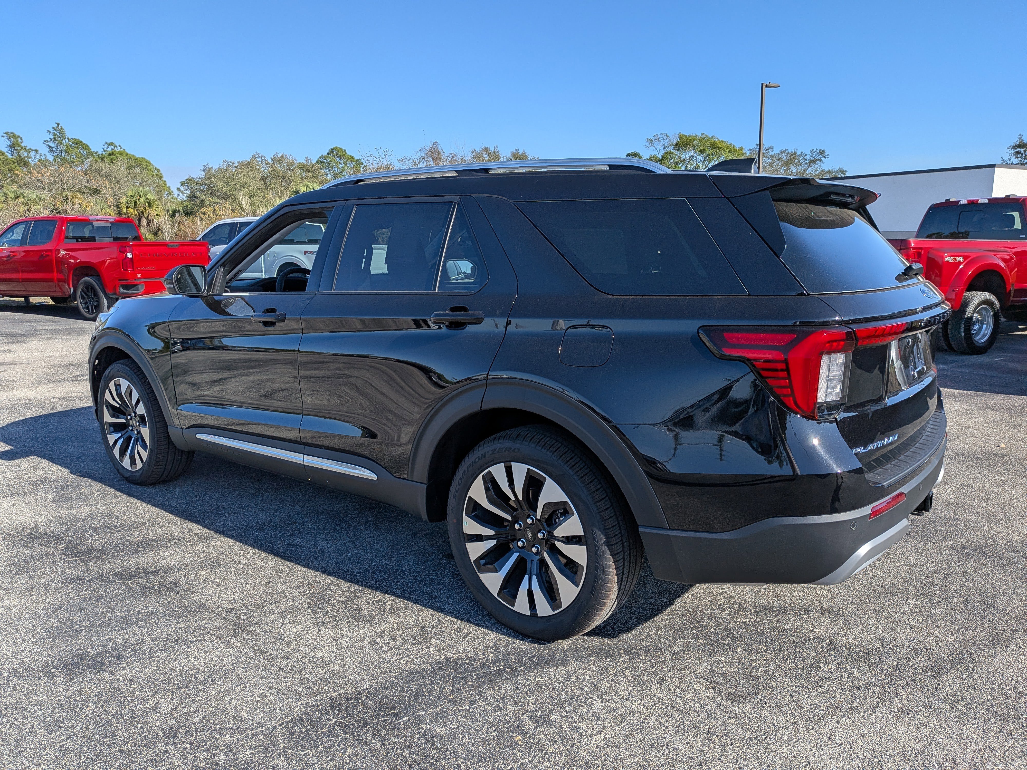 New 2026 Ford Explorer Platinum w/ LUX Leather Package AWD/4WD image 6